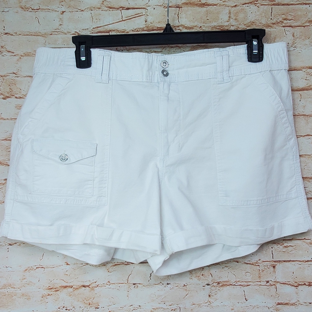 Time and Tru White Shorts Size 18